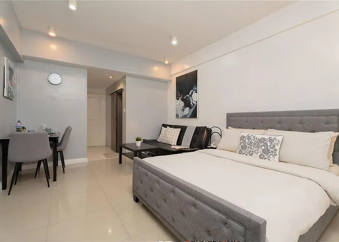 Apartment Charming Greenbelt With Balcony & Pool Access