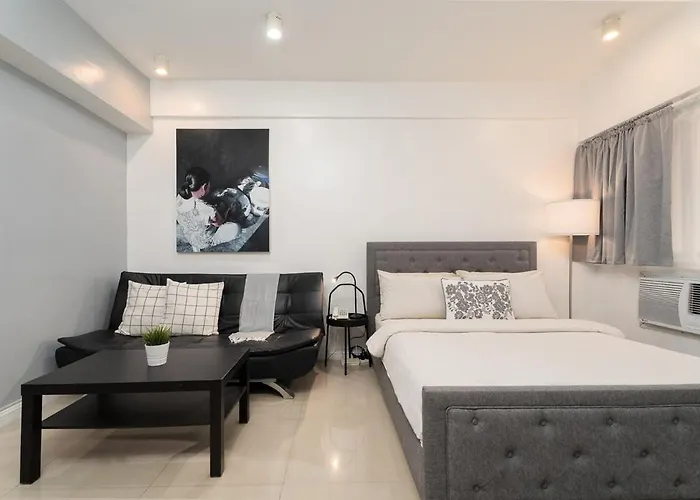 Charming Greenbelt With Balcony & Pool Access *