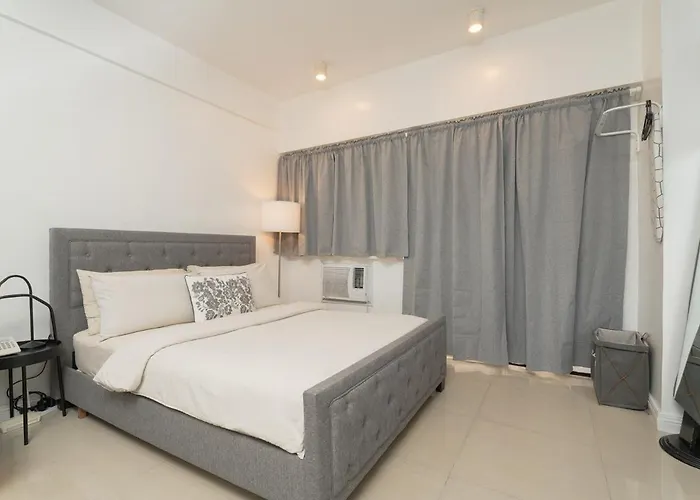Apartment Charming Greenbelt With Balcony & Pool Access Manila