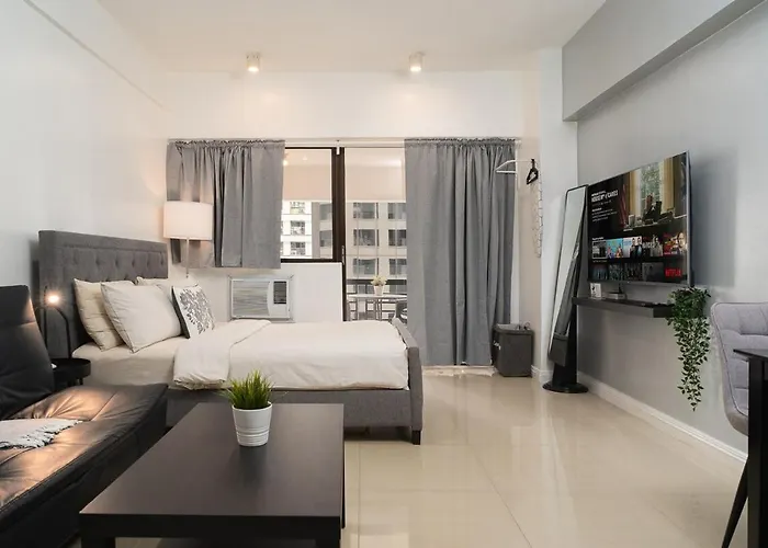 Charming Greenbelt With Balcony & Pool Access *
