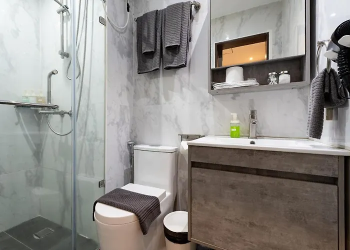 Charming Greenbelt With Balcony & Pool Access Apartment