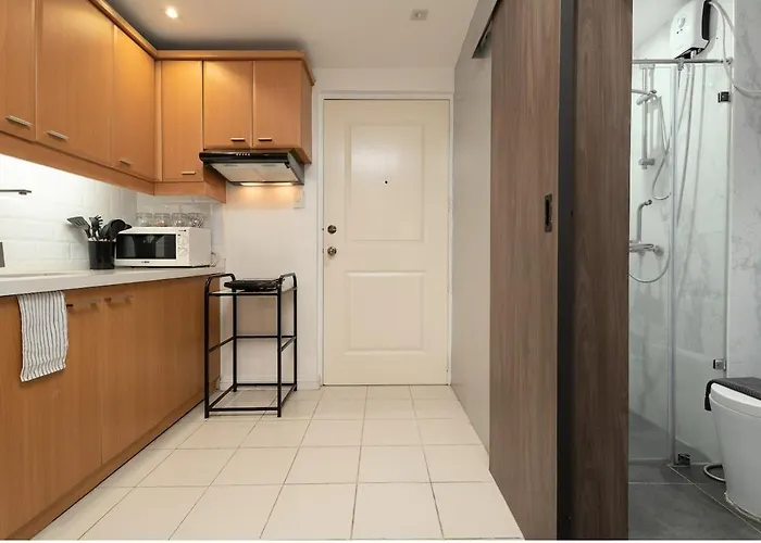 Charming Greenbelt With Balcony & Pool Access *