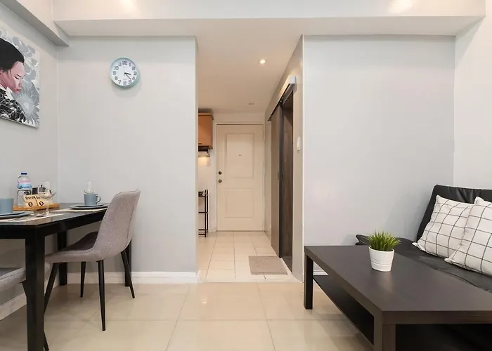 Charming Greenbelt With Balcony & Pool Access Manila