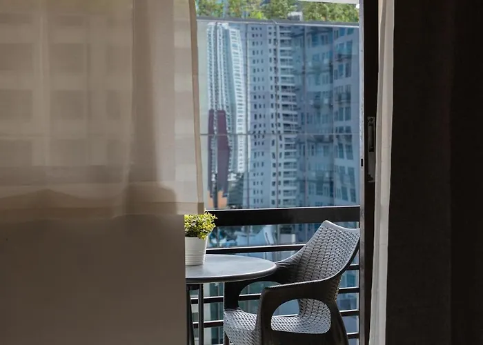 Charming Greenbelt With Balcony & Pool Access Apartment